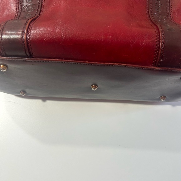 MARINO ORLANDI VINTAGE ITALIAN LEATHER SHOULDER BAG IN BURGUNDY SHADS - Picture 9 of 16